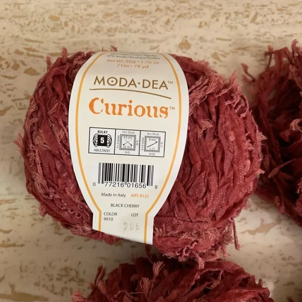 Moda dea curiosa yarn in black cherry 4 skeins